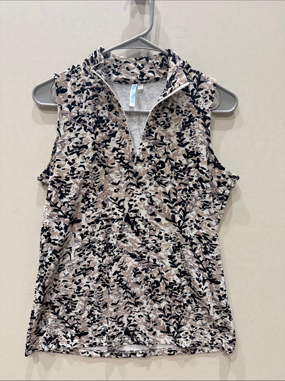 Sleeveless Zip Mock Neck Top - Beige Botanical Print